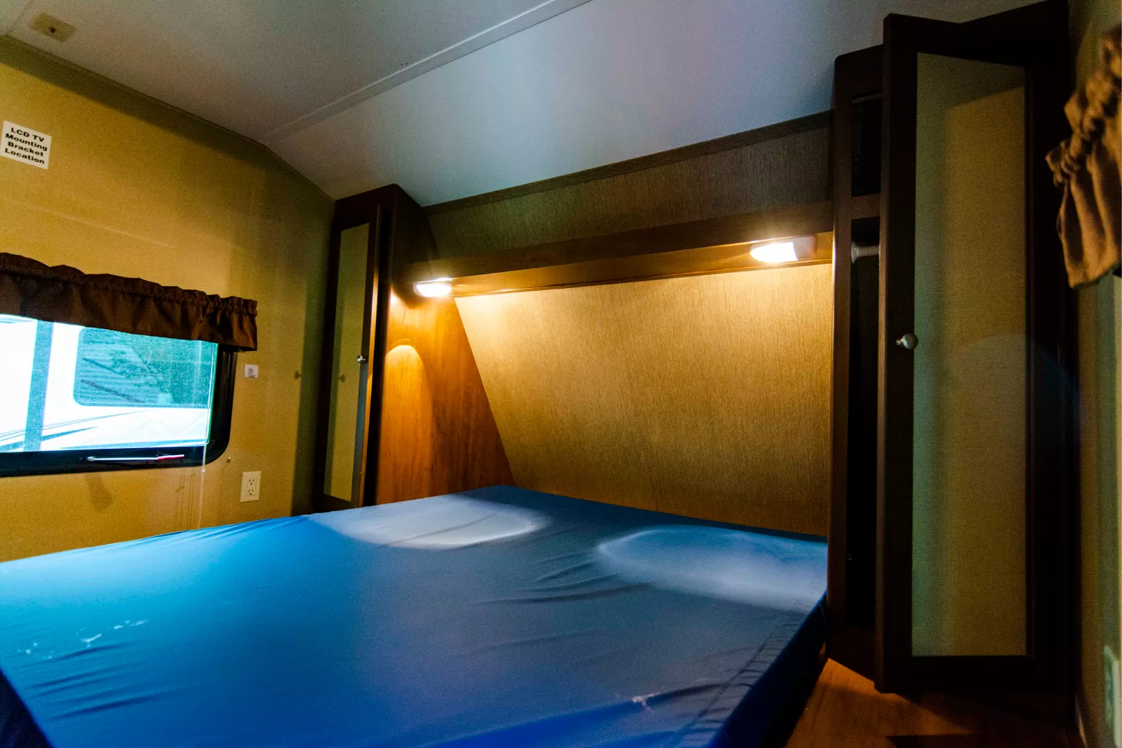 Image 01 - Prêt à camper - Roulotte équipée - Camping Lac Magog